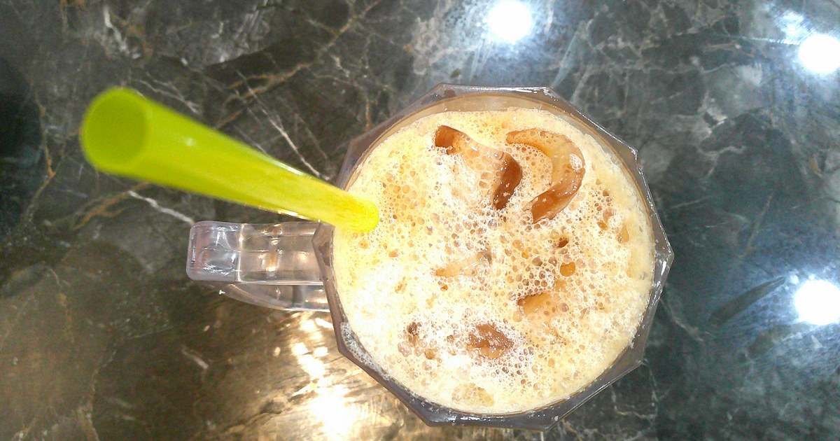 一杯要「拉」出来的茶:马来西亚 Teh Tarik,泡沫才是灵魂