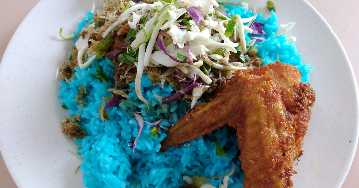 蓝得像梦的一碗饭:吉兰丹蓝花饭 Nasi Kerabu